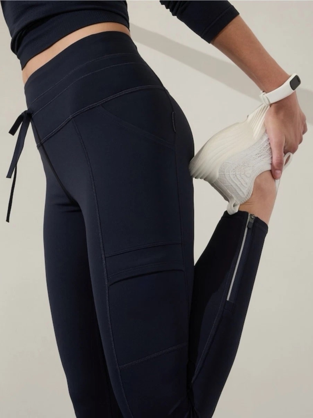 NWT Navy Rainier Cargo Legging - S